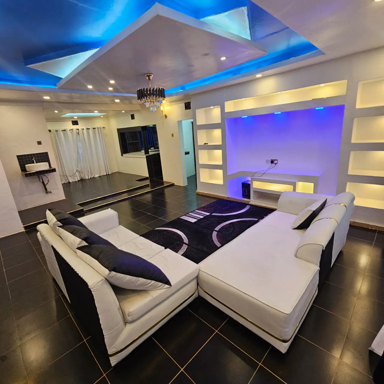 2 bedrooms bungalow house in nyeri town