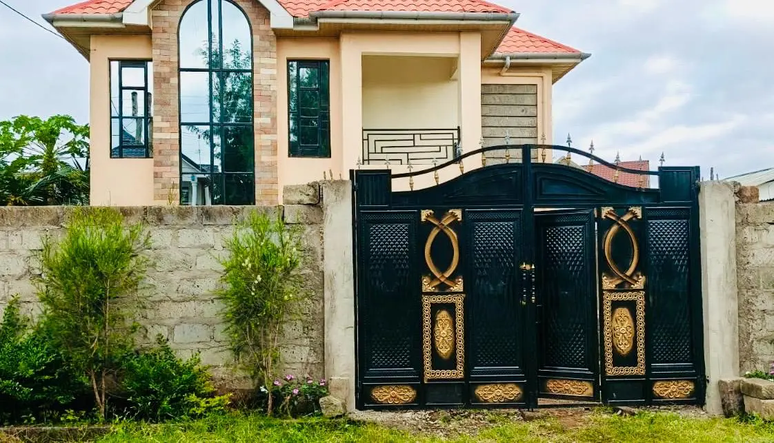 4 bedrooms maisonette new house Utawala