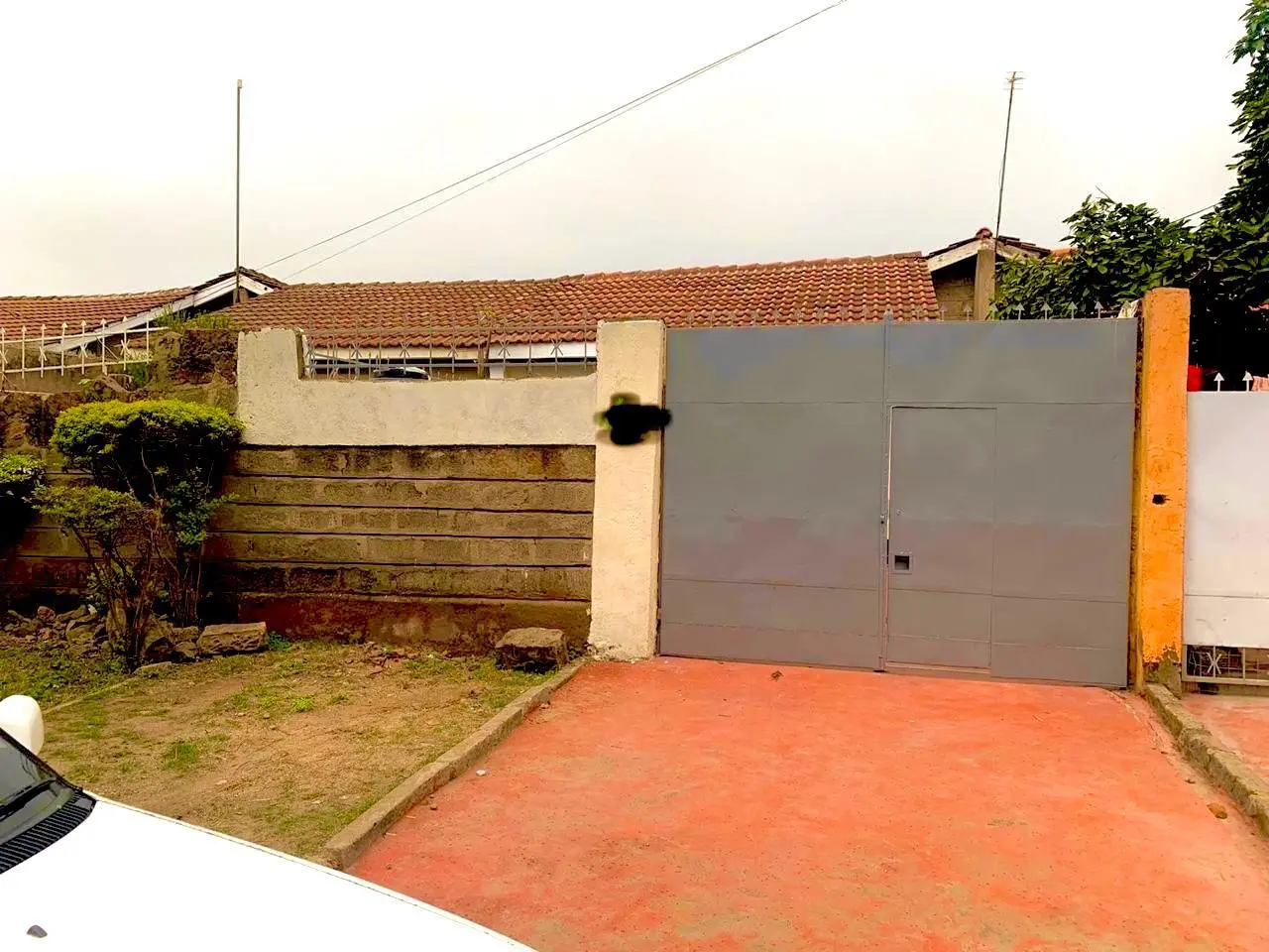 3 bedrooms bungalow in donholm