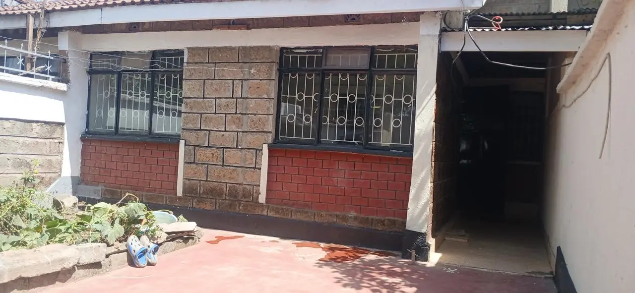 3 bedrooms bungalow in donholm
